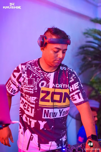  DJ KAUSHIK